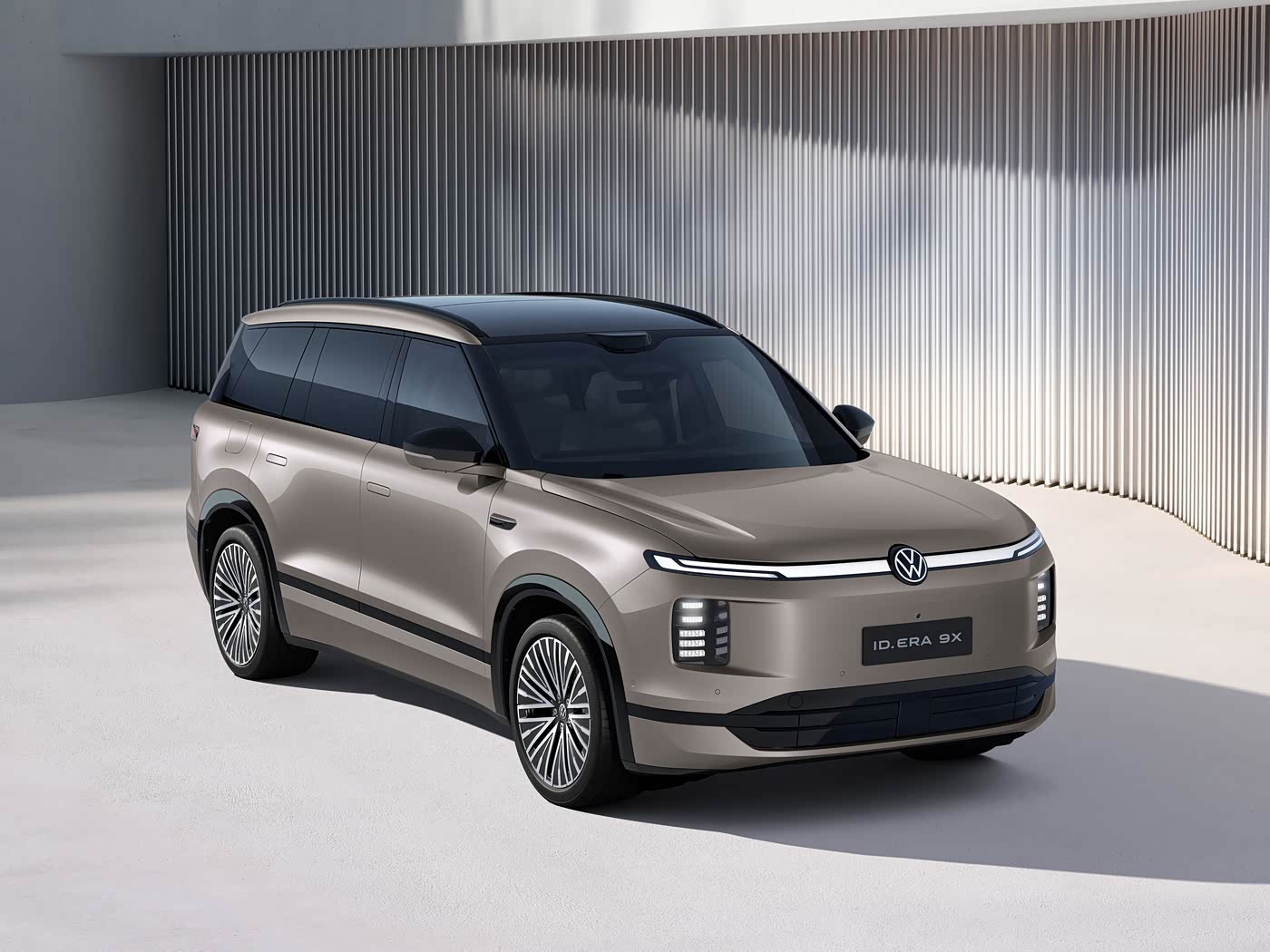 1400x1050_autohomecar__ChxpWGlglIqAAqu2ACFYcboSn0s081 (2).jpg